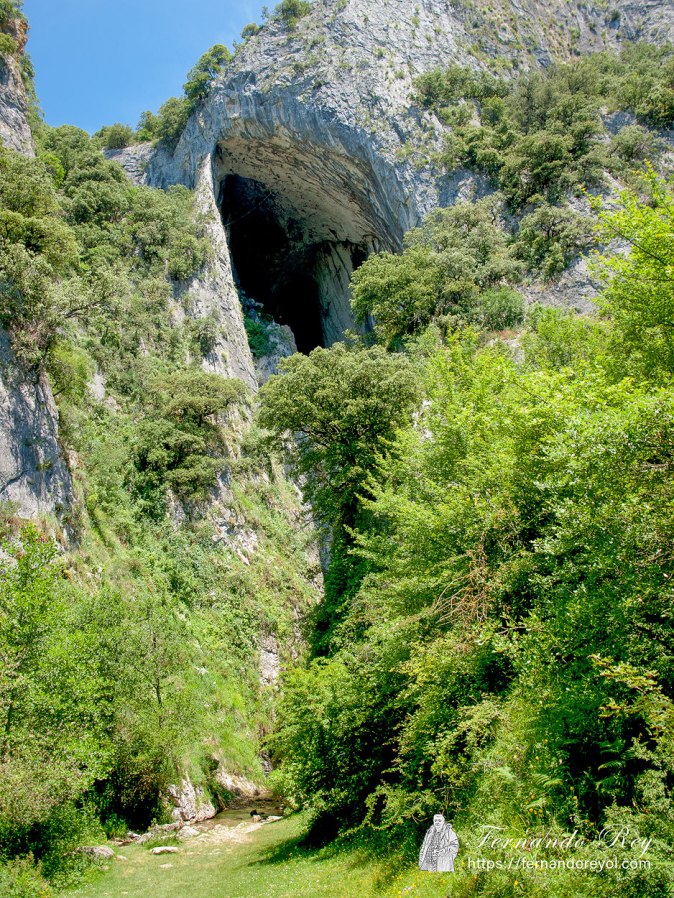 Cueva de la Leze