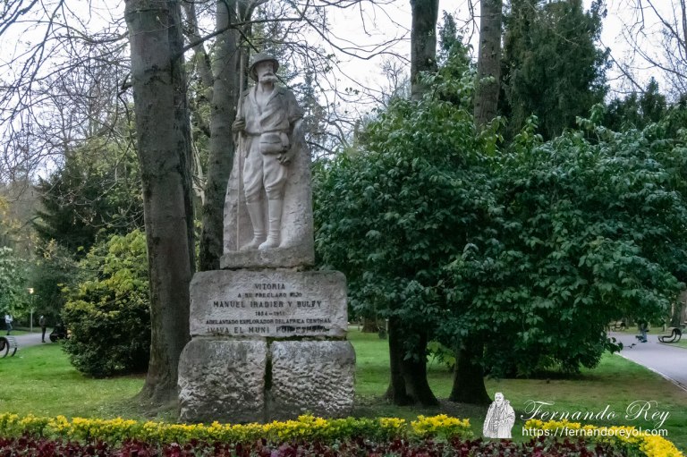 MONUMENTO A MANUEL IRADIER